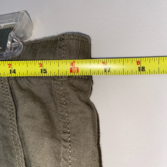 Eddie Bauer Olive Green Cargo Hiking Shorts - Size Small - Picture 5 of 6